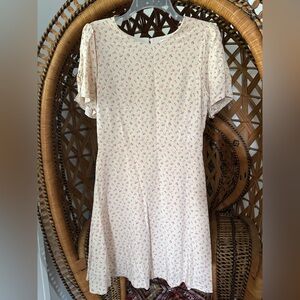 Madewell Petite Tie-Sleeve Retro Dress in Dutch Dandelions.